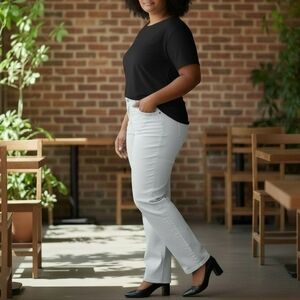 Gloria Vanderbilt White Denim Jeans Women's Size 16 Four Pocket Classic Pants